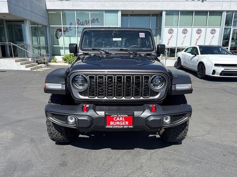 Certified 2025 Jeep Wrangler Unlimited Rubicon w/ Convenience Group AWD/4WD image 2