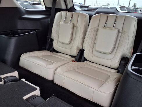 Used 2017 Ford Explorer Platinum AWD/4WD image 25
