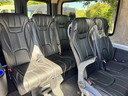 Used 2023 Mercedes-Benz Sprinter 144 Cargo image 12