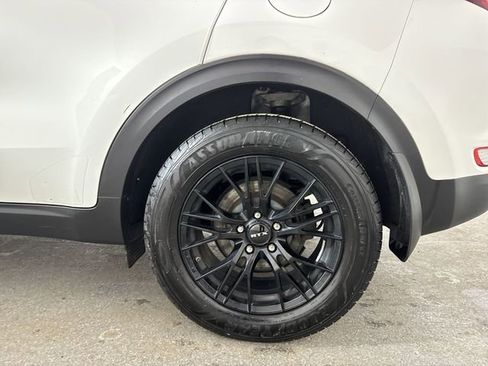 Used 2019 Kia Sportage LX image 5