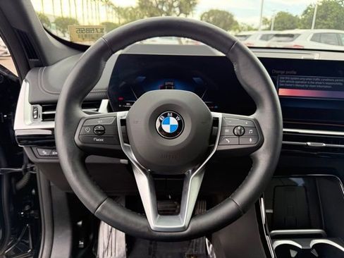 Used 2025 BMW X1 xDrive28i w/ Technology Package image 24