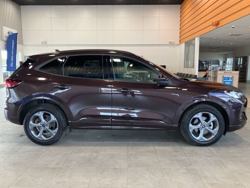 Used 2023 Ford Escape ST-Line Select AWD/4WD image 4