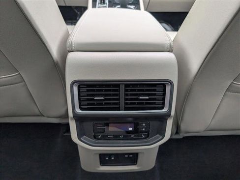 Used 2024 Volkswagen Atlas SEL Premium R-Line image 29