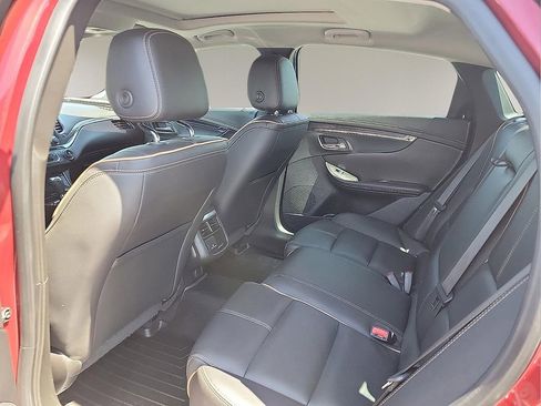 Used 2017 Chevrolet Impala Premier w/ Enhanced Convenience Package FWD image 9