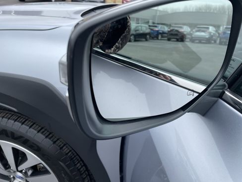 Used 2025 Subaru Outback Premium image 28