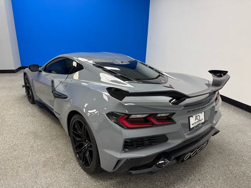 Used 2024 Chevrolet Corvette Z06 w/ Z07 Performance Package image 41