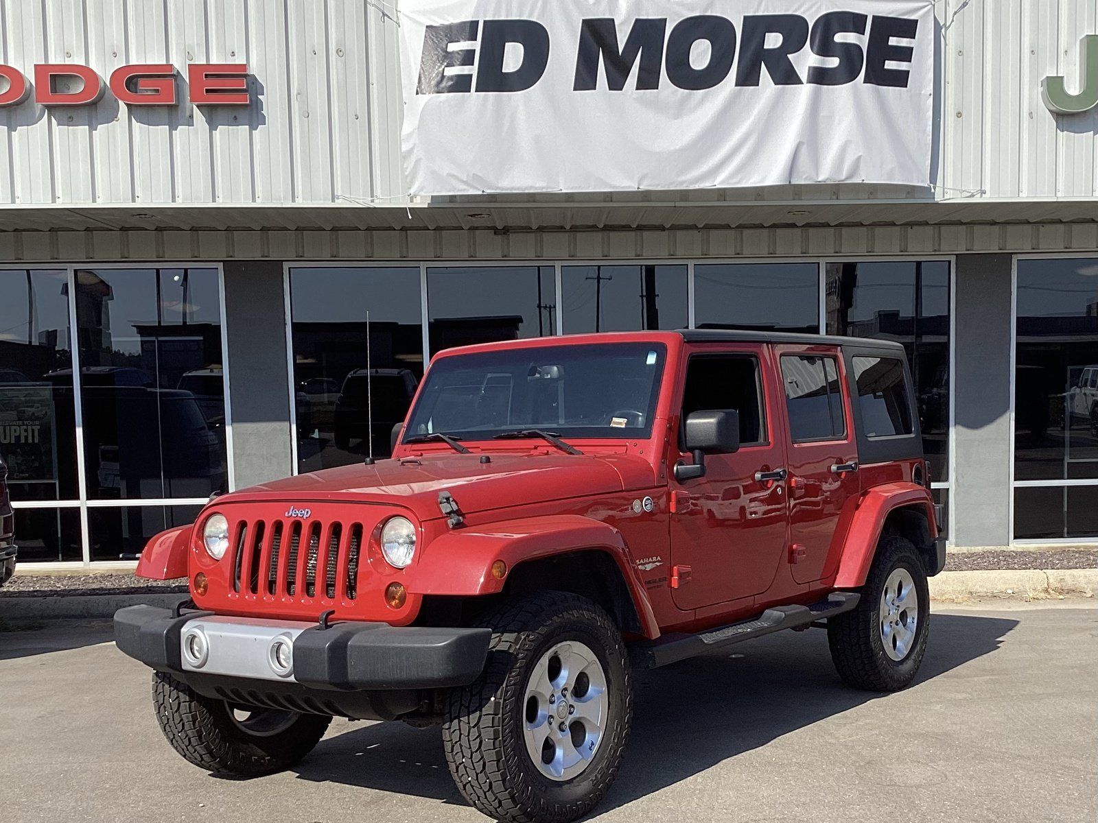 Used 2013 Jeep Wrangler Unlimited Sahara w/ Connectivity Group AWD/4WD image 1