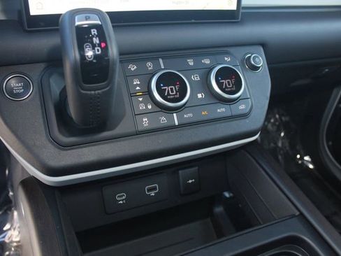 Used 2024 Land Rover Defender 130 S image 15