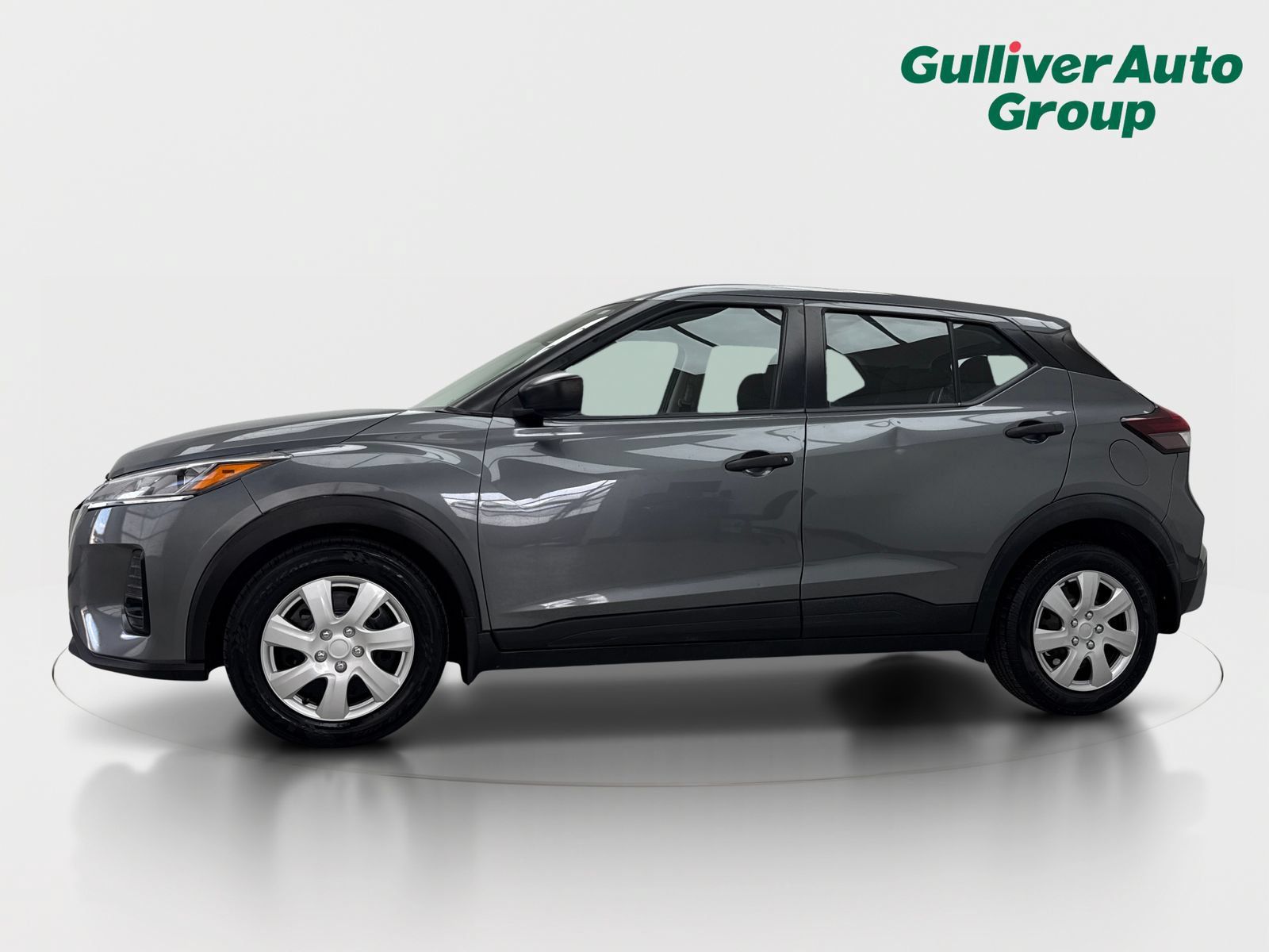 Used 2022 Nissan Kicks S FWD image 2