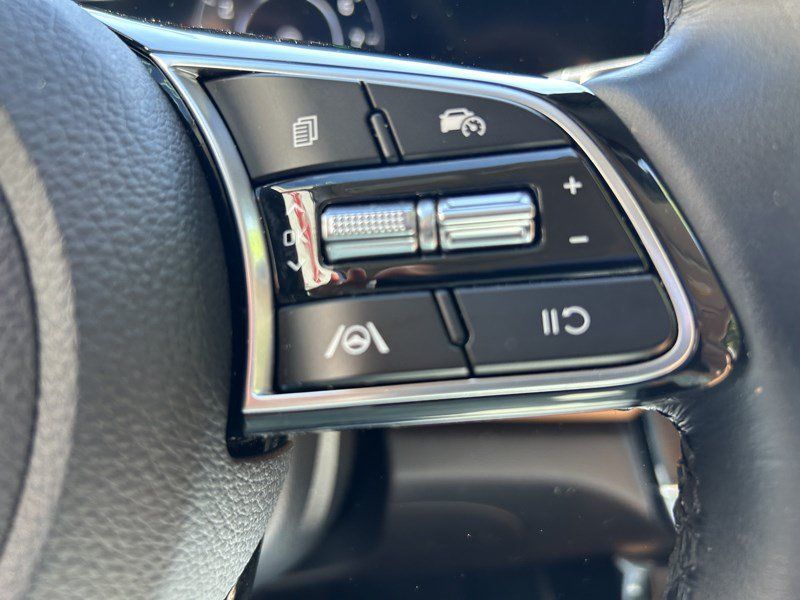 Used 2024 Kia Seltos EX AWD/4WD image 16