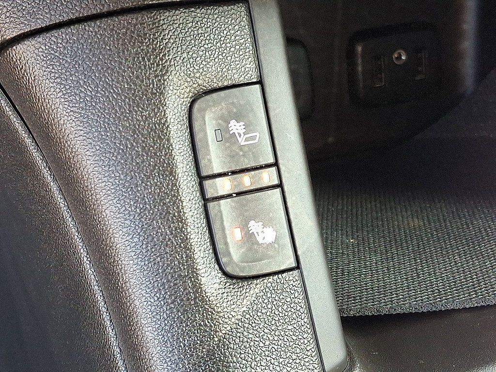 Used 2017 GMC Acadia SLE w/ Driver Alert Package I AWD/4WD image 25