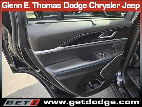 Used 2022 Jeep Grand Cherokee Trailhawk w/ Luxury Tech Group III image 26