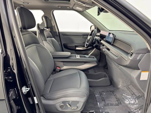 Used 2025 Kia EV9 Light Long Range image 15