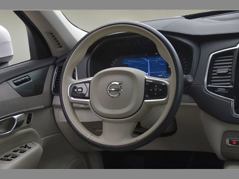 Used 2023 Volvo XC90 B6 Ultimate AWD/4WD image 17