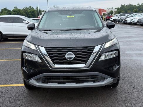 Used 2023 Nissan Rogue SV w/ SV Premium B Package FWD image 9