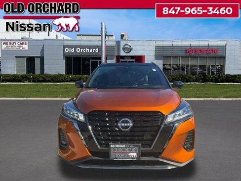 Used 2022 Nissan Kicks SR w/ Premium Package FWD image 2