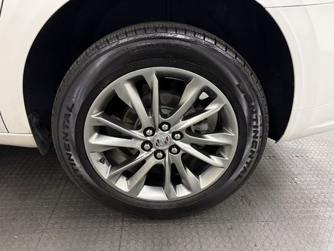 Used 2024 Buick Enclave Avenir w/ Avenir Technology Package image 12