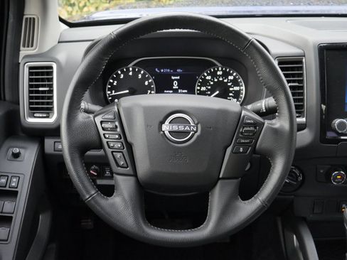 Certified 2022 Nissan Frontier SV w/ Technology Package image 6