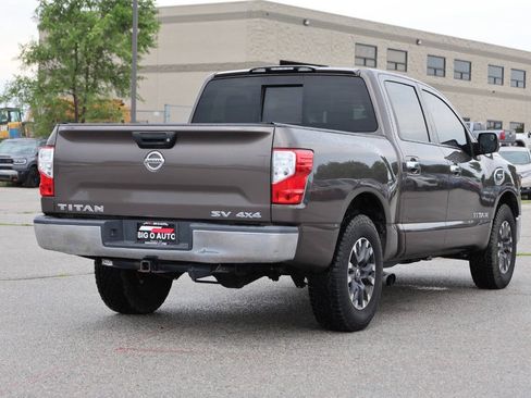 Used 2017 Nissan Titan SV AWD/4WD image 9