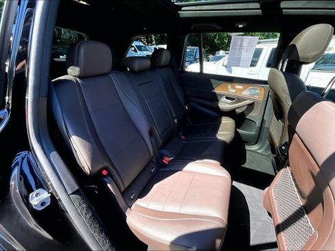 Used 2023 Mercedes-Benz GLS 450 4MATIC image 16