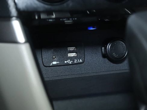 Used 2023 Subaru Forester Premium image 29