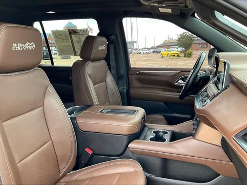 Used 2022 Chevrolet Tahoe High Country AWD/4WD image 13
