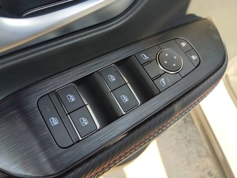 Certified 2025 Nissan Kicks SR FWD image 27