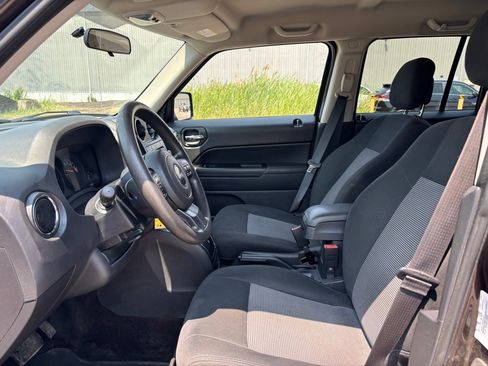 Used 2014 Jeep Patriot Sport w/ Power Value Group AWD/4WD image 9