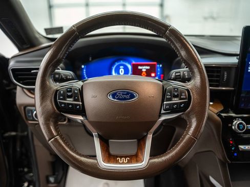 Certified 2022 Ford Explorer King Ranch w/ Premium Technology Package AWD/4WD image 34