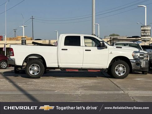 Used 2024 RAM 2500 Tradesman w/ Chrome Appearance Group image 5