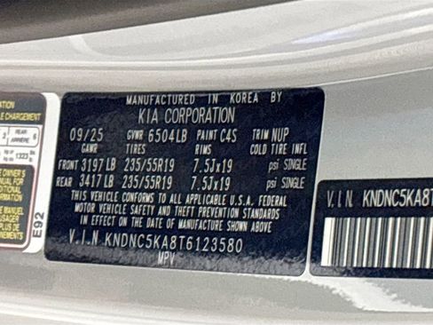 New 2026 Kia Carnival EX image 25