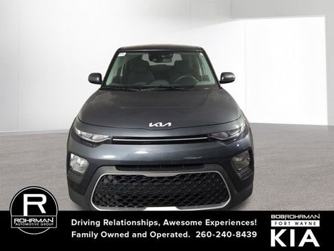 Certified 2022 Kia Soul LX w/ Technology Package image 3