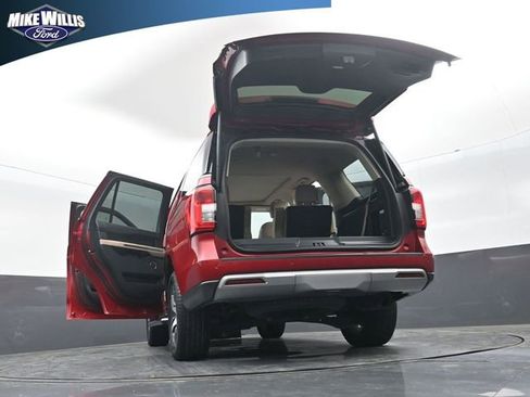 Used 2022 Ford Expedition XLT image 30