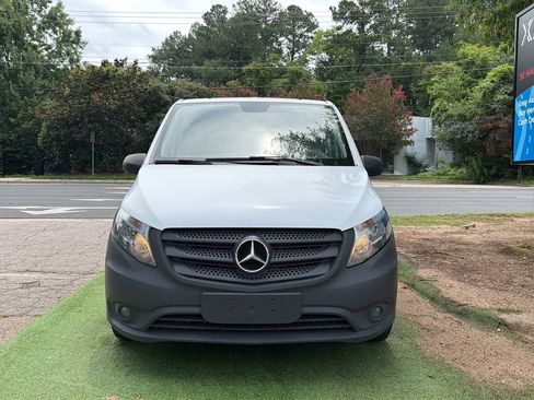 Used 2022 Mercedes-Benz Metris image 3