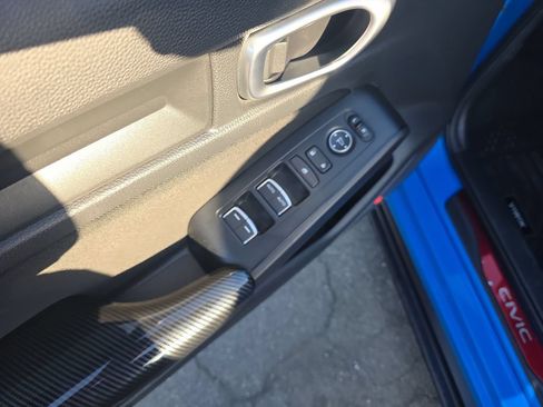 Used 2024 Honda Civic Sport image 11