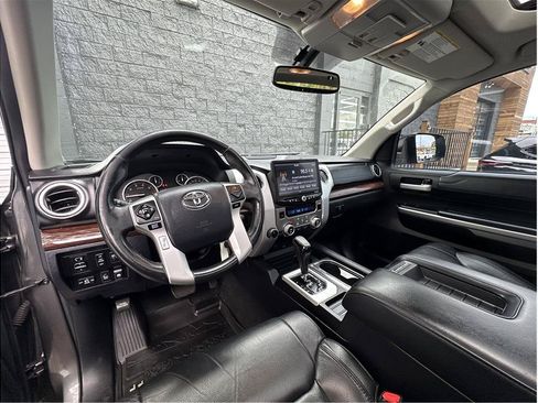 Used 2017 Toyota Tundra Limited w/ Limited Premium Package AWD/4WD image 14