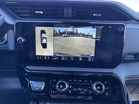 Used 2026 GMC Sierra 2500 AT4 w/ AT4 Premium Plus Package image 24