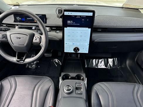 Used 2021 Ford Mustang Mach-E Premium image 15