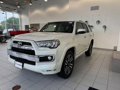 Used 2018 Toyota 4Runner Limited AWD/4WD image 31