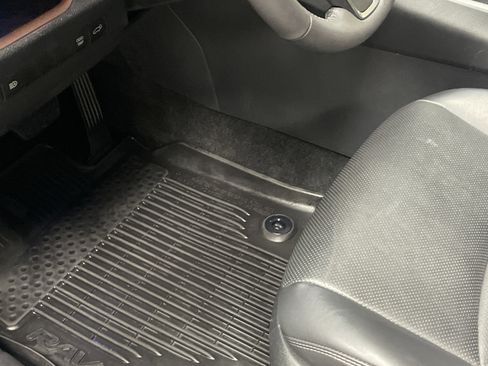 Used 2024 Toyota RAV4 Limited AWD/4WD image 17