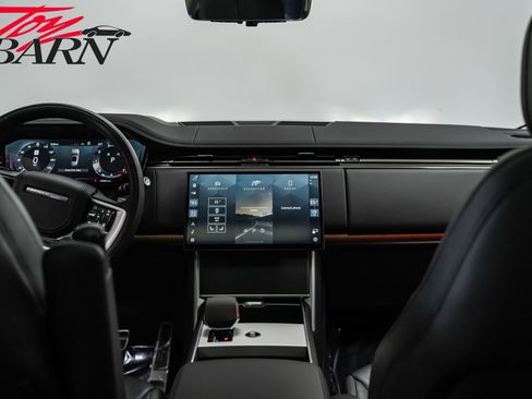 Used 2024 Land Rover Range Rover SE image 41