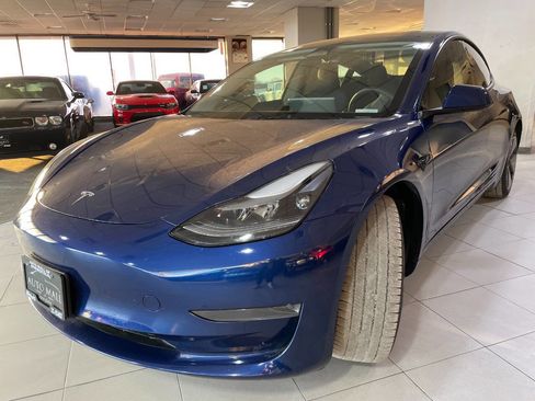 Used 2023 Tesla Model 3 Standard Range image 3