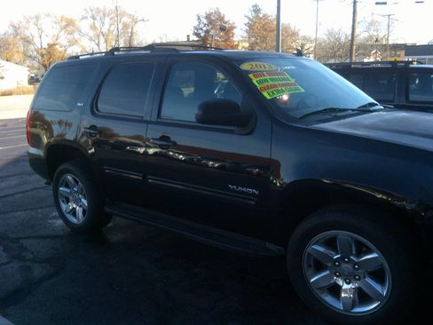 Used 2013 GMC Yukon SLT w/ SLT-2 Equipment Package image 2