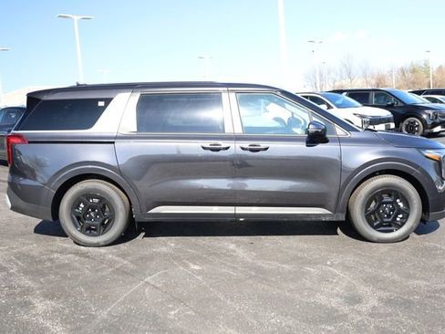 New 2026 Kia Carnival LX FWD image 4
