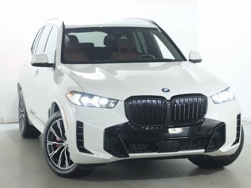 Used 2024 BMW X5 xDrive40i w/ M Sport Package AWD/4WD image 2