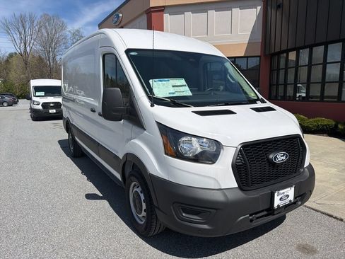 New 2026 Ford Transit 250 148 Medium Roof RWD image 9