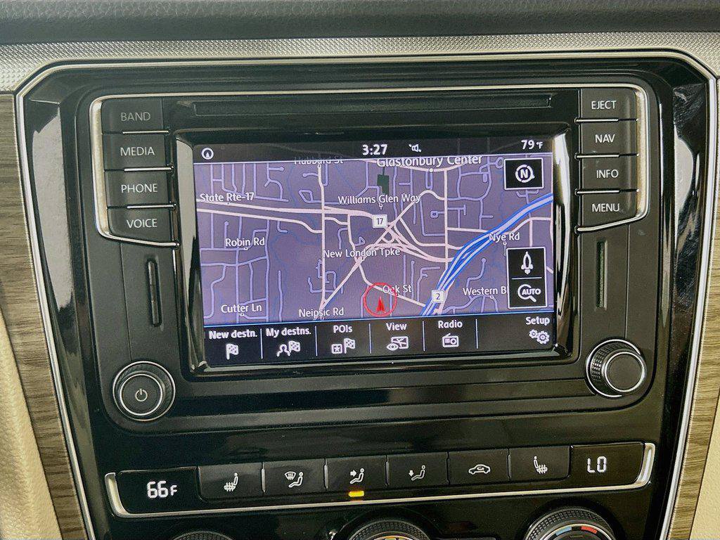 Used 2017 Volkswagen Passat 1.8T SEL Premium FWD image 13