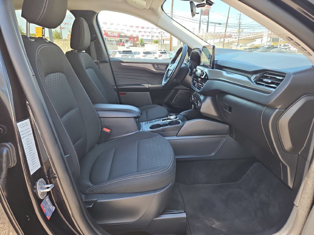 Used 2025 Ford Escape Active AWD/4WD image 29