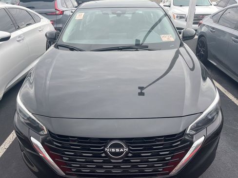 Used 2025 Nissan Sentra SV image 2