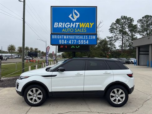 Used 2017 Land Rover Range Rover Evoque SE Premium image 2